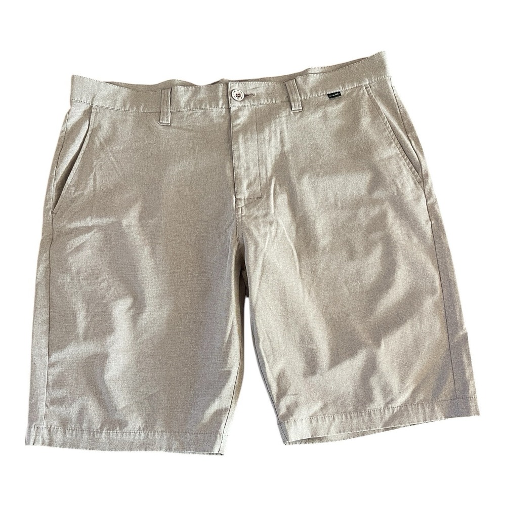 Travis Mathew Sand Harbor Shorts Men's Size 38 Gray Striped Performance Golf